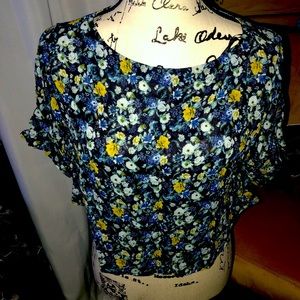 H&M Floral Crop Blouse Size 4 Short Sleeve